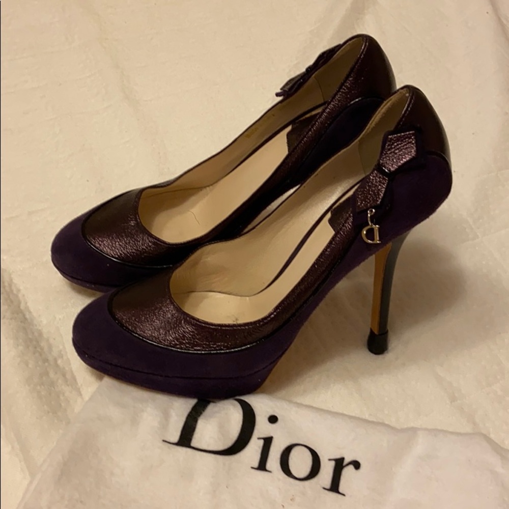 COPY - Dior suede/leather pumps with charm